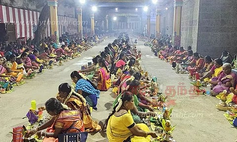 சங்கரராமேசுவரர் கோவிலில் சுமங்கலி பூஜை