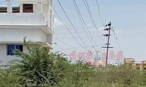 தாழ்வாக செல்லும் மின்கம்பிகள்