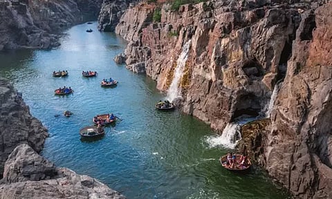 ஒகேனக்கலில் தொடர்ந்து 11வது நாளாக பரிசல் இயக்க தடை