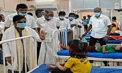 மாணவர்களுக்கு தி.மு.க. மாவட்ட செயலாளர் ஆவுடையப்பன் ஆறுதல்