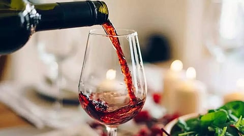 பிரான்சில் வினோதம்; கூடுதல் உற்பத்தியான ஒயினை அழிக்க அரசு ரூ.1,782 கோடி ஒதுக்கீடு