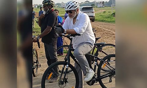 நடிகர் அஜித்குமார் சைக்கிள் ஓட்டும் வீடியோ வைரல்...!