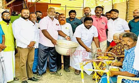 முதியவர்களுக்கு மதிய உணவு