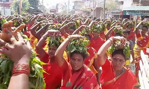 ஆதிபராசக்தி சித்தர் பீடத்தில் கஞ்சி வார்க்கும் விழா