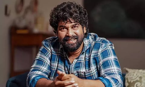 லண்டன் சென்ற பிரபல நடிகரிடம் ரூ.15 லட்சம் திருட்டு; பாஸ்போர்ட் மாயம்