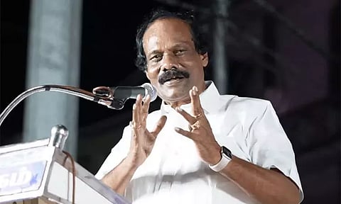 திண்டுக்கல் லியோனியை கைது செய்ய வேண்டும் - போலீஸ் கமிஷனர் அலுவலகத்தில் அ.தி.மு.க. வினர் மனு