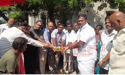 மேல்நிலை நீர்தேக்க தொட்டி கட்டும்பணி மீண்டும் தொடங்கியது