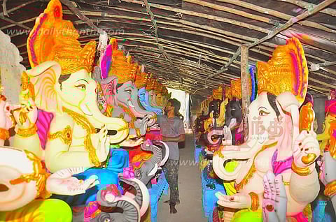 சதுர்த்தியையொட்டி விநாயகர் சிலைகள் தயார் செய்யும் பணி தீவிரம்