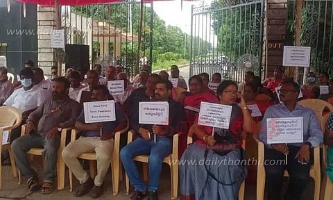 தொழில்நுட்ப பல்கலைக்கழக பேராசிரியர்கள் உண்ணாவிரதம்