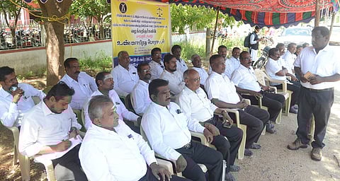 வக்கீல்கள் உண்ணாவிரதம்