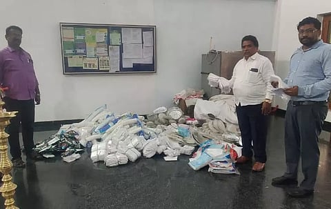 2 டன் பிளாஸ்டிக் பொருட்கள் பறிமுதல்