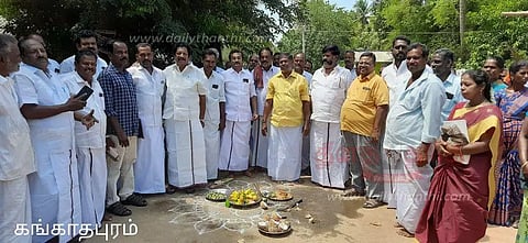 ரூ.1 கோடியே 97 லட்சத்தில் சாலை அமைக்கும் பணி
