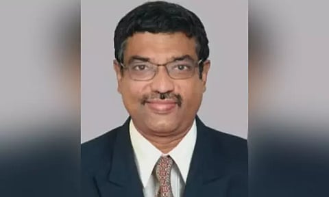 தமிழக அரசின் 2 ஐஏஎஸ் அதிகாரிகள் மத்திய அரசு பணிக்கு மாற்றம்