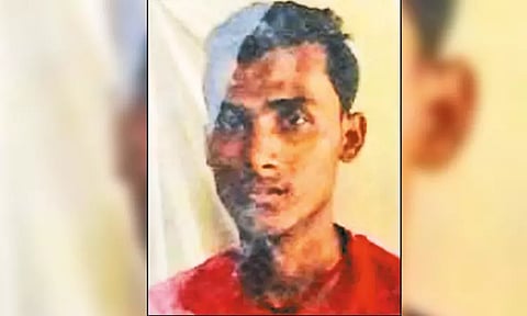 துப்பாக்கி தவறுதலாக வெடித்த குண்டு பாய்ந்து காவலாளி படுகாயம்