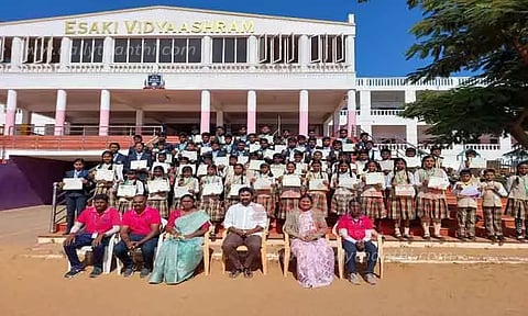 பள்ளி மாணவர்கள் சாதனை