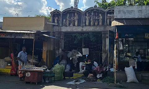 திருமண மண்டபங்கள் கட்ட வேண்டும்