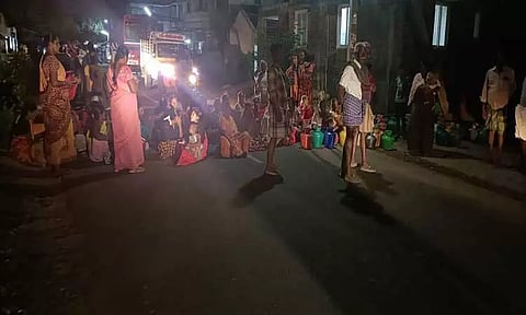 குடிநீர் கேட்டு பொதுமக்கள் சாலை மறியல்