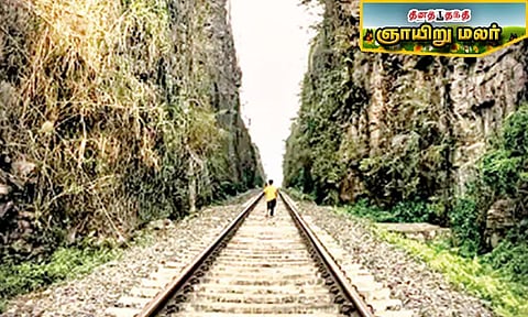 சுற்றுலா தலமாக மாறிய ரெயில் நிலையம்
