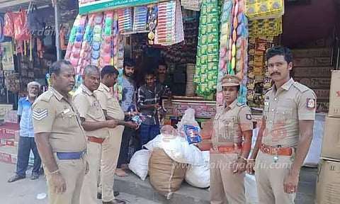 புகையிலை பொருட்கள் பறிமுதல்