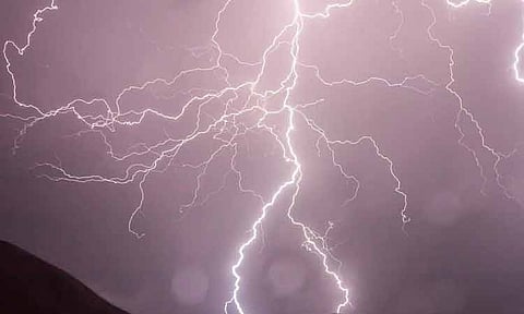 ஒடிசாவில் மின்னல் தாக்கி 10 பேர் பலி