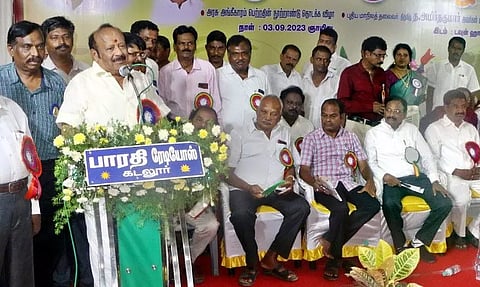அரசு ஊழியர்களின் கோரிக்கைகள் படிப்படியாக நிறைவேற்றப்படும்: அமைச்சர்கள் எம்.ஆர்.கே. பன்னீர்செல்வம், சி.வெ. கணேசன் உறுதி
