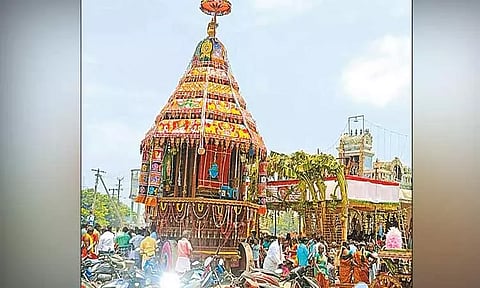 கிழக்கு கடற்கரை சாலையில் உள்ள சக்தி பொன்னியம்மன் கோவில் தேரோட்டம்