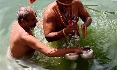 ஸ்ரீரங்கம் ரெங்கநாதர் கோவிலில் நம்பெருமாள் தீர்த்தவாரி கண்டருளினார்