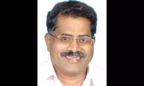 மதுரை தி.மு.க. முன்னாள் மண்டல தலைவர்வி.கே.குருசாமியை பெங்களூருவில் வெட்டிக்கொல்ல முயற்சி