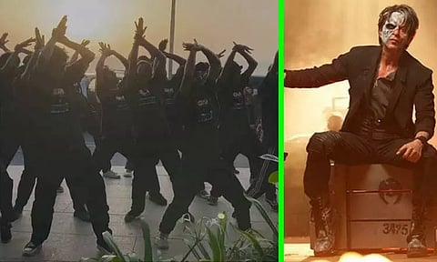 ரெயில் கடத்தல், இரட்டை வேடம்...!! ஜவானை வரவேற்க ஷாருக் கான் இல்லம் முன் நடனம் ஆடி மகிழ்ந்த ரசிகர்கள்