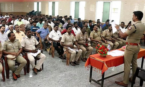 விநாயகர் சதுர்த்தி விழா:சிலை வழிபாட்டில் விதிகளை மீறுபவர்கள் மீது கடும் நடவடிக்கைதுணை போலீஸ் சூப்பிரண்டு எச்சரிக்கை