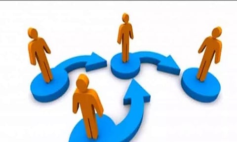 வீடுகள் ஒதுக்கியதில் முறைகேடு நடந்ததா?ஈரோடு வீட்டு வசதி அலுவலகத்தில் பணியாற்றிய 9 பேர் அதிரடி இடமாற்றம்