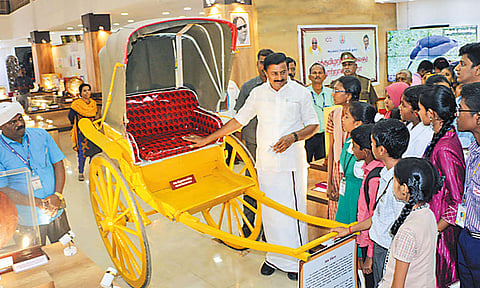 எழும்பூர் அரசு அருங்காட்சியகத்தில் கருணாநிதி நூற்றாண்டு புகைப்பட கண்காட்சி - அமைச்சர் மு.பெ.சாமிநாதன் திறந்துவைத்தார்