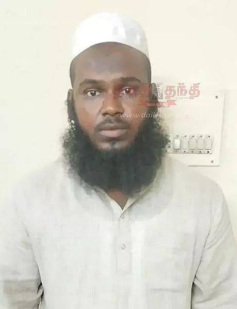 பெட்ரோல் குண்டு தயாரித்தவர் கைது