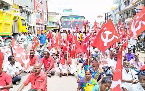 மத்திய அரசை கண்டித்துமார்க்சிஸ்ட் கம்யூனிஸ்டு கட்சியினர் மறியல்தர்மபுரியில் 78 பேர் கைது