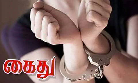 900 கிலோ ரேஷன் அரிசி காரில் கடத்தல்