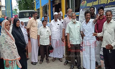 தென்காசி நகராட்சி அலுவலகத்தை பொதுமக்கள் முற்றுகை