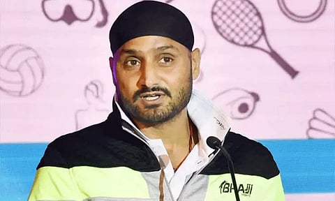 உலகக் கோப்பை கிரிக்கெட் போட்டிக்கான இந்திய அணியில் சாஹல், அர்ஷ்தீப் விடுபட்டுள்ளனர்: ஹர்பஜன்சிங் சொல்கிறார்