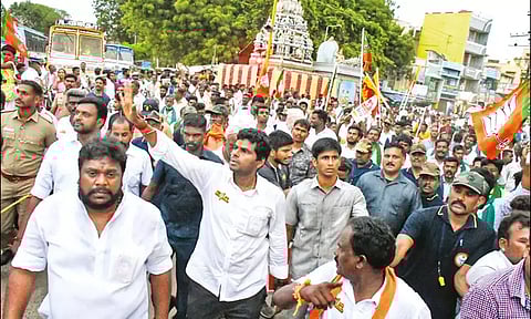 உதயநிதி ஸ்டாலினுக்கு மக்கள் தகுந்த பாடம் புகட்ட வேண்டும்: பாதயாத்திரையில் அண்ணாமலை பேச்சு