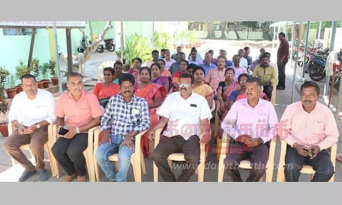 வேளாண் அலுவலர்கள் உள்ளிருப்பு போராட்டம்