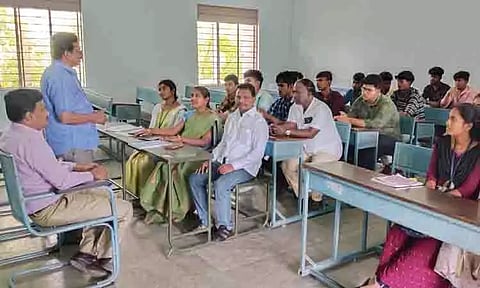 அரசு கல்லூரியில் வாய்மொழி தேர்வு