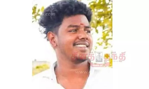 மோட்டார் சைக்கிளில் இருந்து தவறி கீழே விழுந்து கல்லூரி மாணவர் பலி