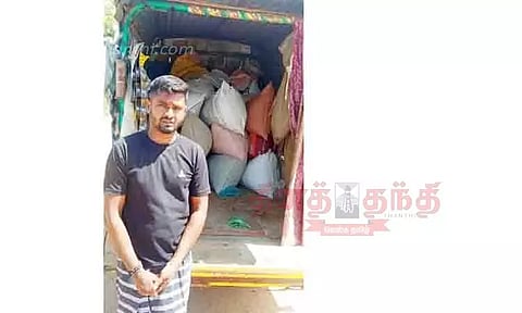 சரக்கு வேனில் கடத்திய 1 டன் ரேஷன் அரிசி பறிமுதல்