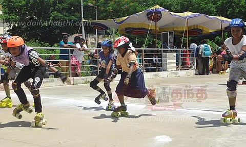 மாவட்ட அளவிலான ஸ்கேட்டிங் போட்டி