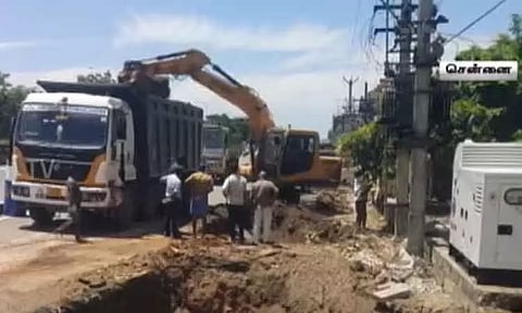 கிளாம்பாக்கம் பேருந்து நிலையம் அருகே ரூ.13 கோடியில் மழைநீர் கால்வாய் அமைக்கும் பணிகள் தொடக்கம்