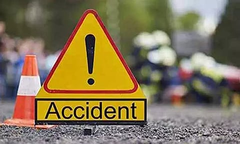 கும்மிடிப்பூண்டி அருகே மோட்டார் சைக்கிள் விபத்தில் புதுமாப்பிள்ளை பலி