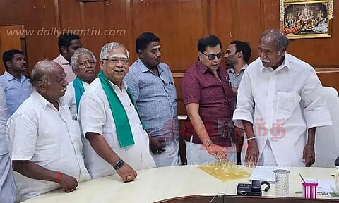 விவசாயிகளுக்கான கடன் தள்ளுபடியை அமல்படுத்த வேண்டும்