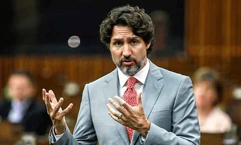 கனடா பிரதமர் செல்லும் விமானத்தில் திடீர் இயந்திர கோளாறு.!