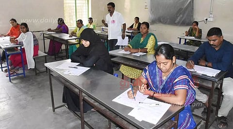 வட்டார கல்வி அலுவலர் பணிக்கான எழுத்து தேர்வுசேலத்தில் 2,022 பேர் எழுதினர்