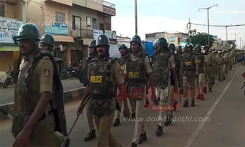 போலீசாருக்கு இடையூறு ஏற்படுத்திய பா.ஜனதா எம்.பி. மீது வழக்கு