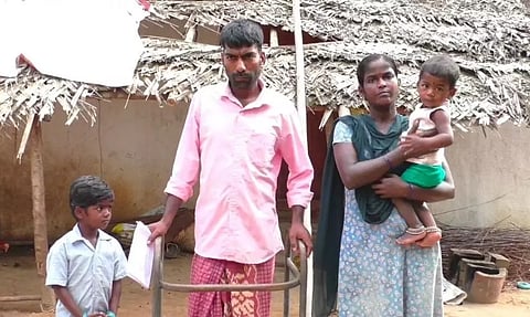 உதவித்தொகை கிடைக்காமல் தவிக்கும் மாற்றுத்திறனாளி